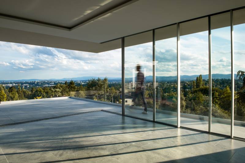 Villa moderne toute ouverte sur vue panoramique