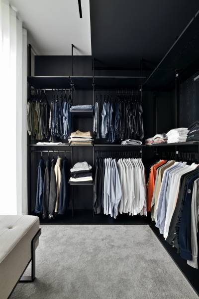 Architecture moderne en bord de lac près de Lyon